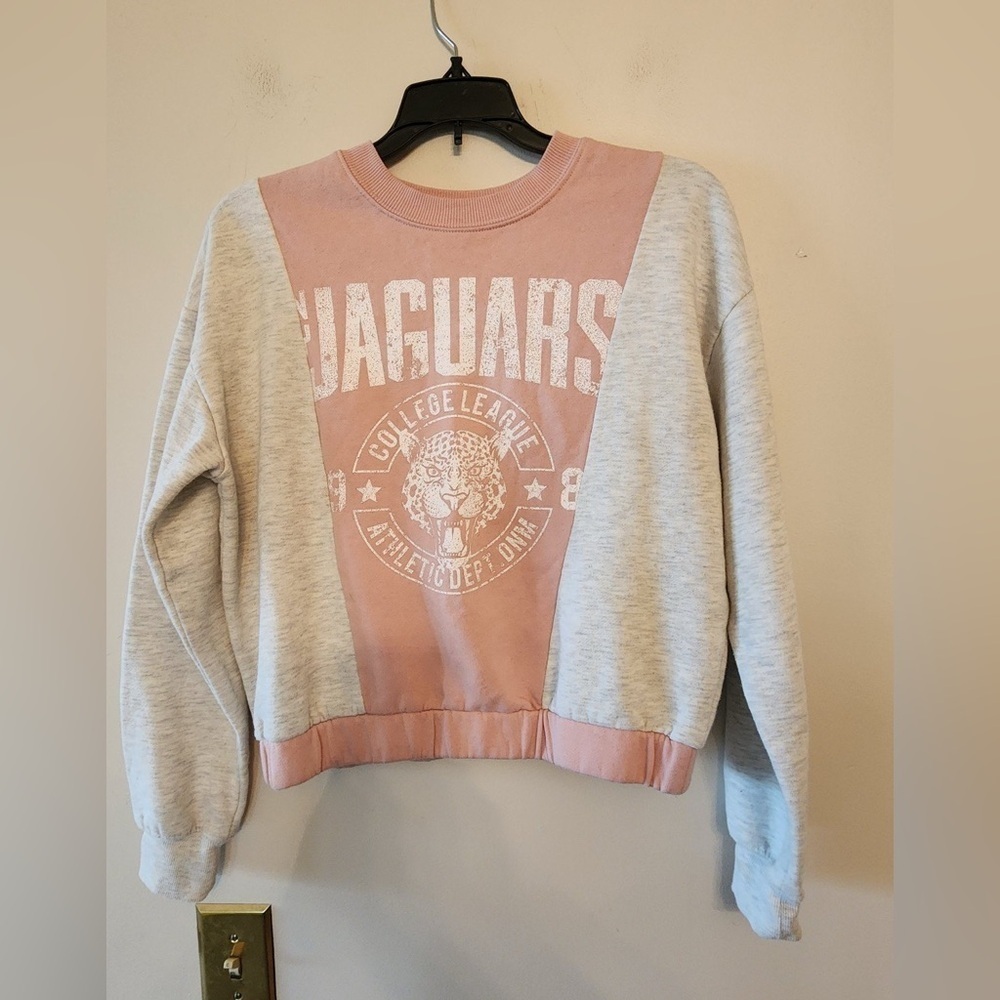 Zoe + Liv Women's Grey Pink College Jaguars Graphic Sweatshirt small